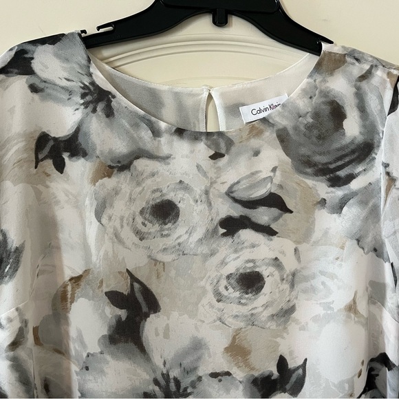 Calvin Klein Women's Floral Blouse - Black and Gray size Medium to Large - Picture 6 of 13